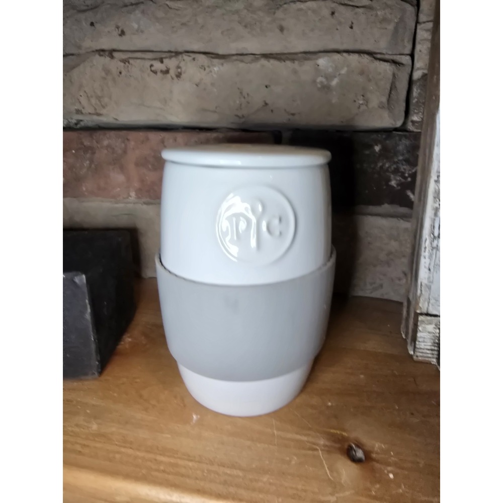 Pampered Chef Ceramic Egg Cooker 1529 White with Silicone Sleeve Microwaveable